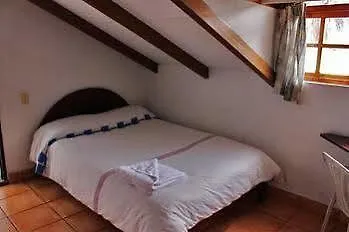 Albergue Hostal L'Auberge Inn Quito