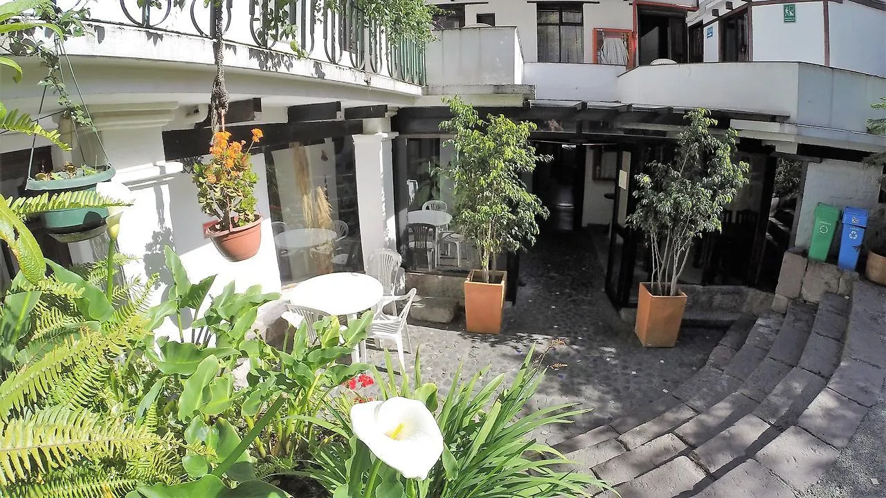 Hostal L'Auberge Inn Quito