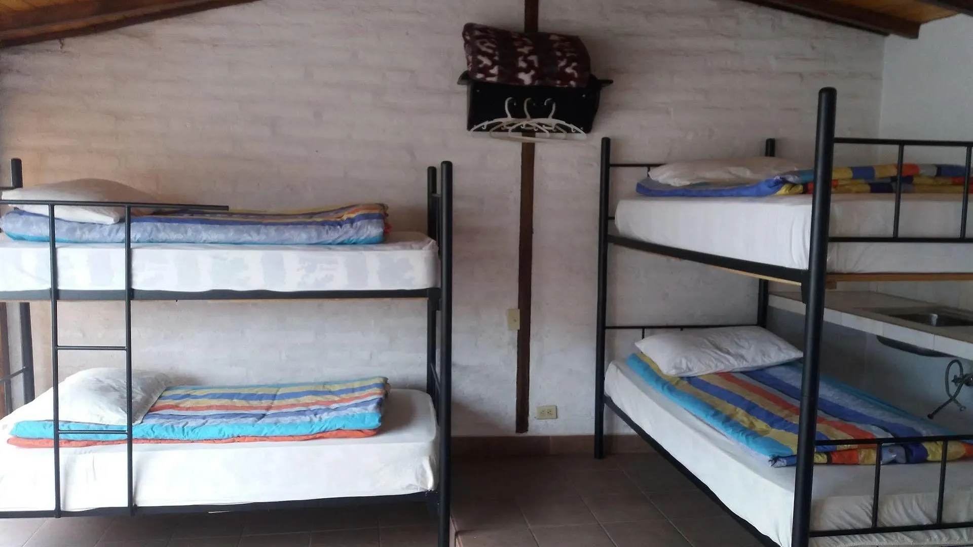 Hostal L'Auberge Inn Κίτο Hostel