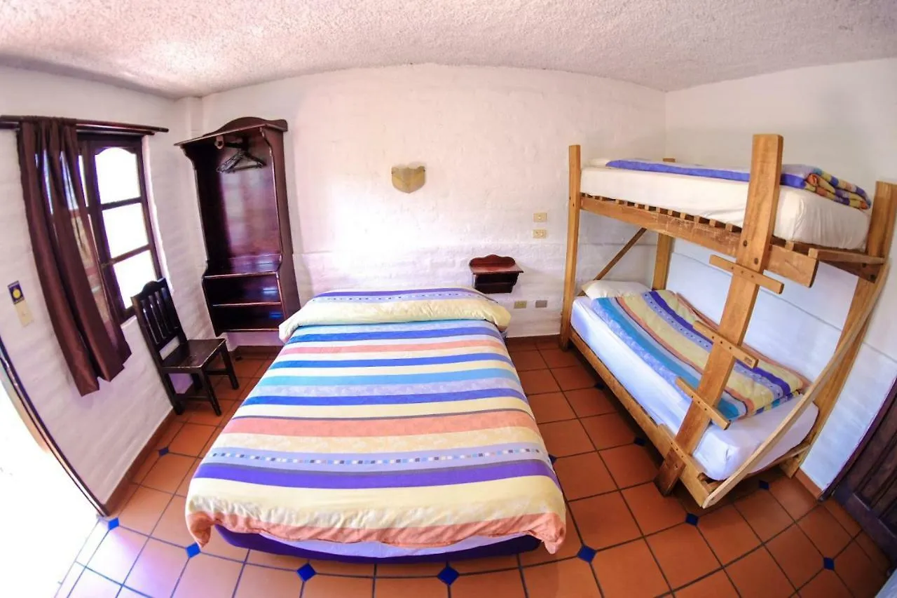 Hostel Hostal L'Auberge Inn Κίτο