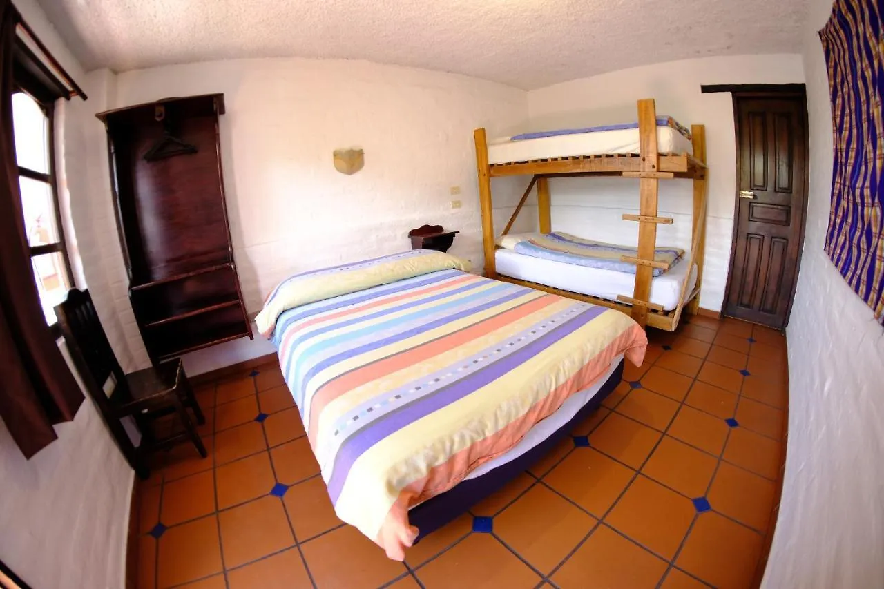 Hostel Hostal L'Auberge Inn Quito